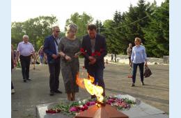 23.06.2021 Минута молчания и цветы к Огню памяти  | Администрация муниципального округа город Партизанск Приморского края Официальный сайт