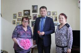 15.04.2025 Вдовам участников Великой Отечественной войны вручают муниципальные юбилейные медали | Администрация муниципального округа город Партизанск Приморского края Официальный сайт